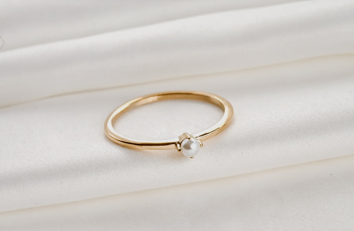 Solitaire Pearl Ring
